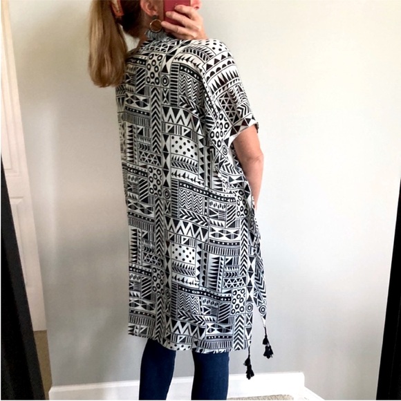 Black White Yellow Geo Print Boho Kimono - Picture 5 of 10